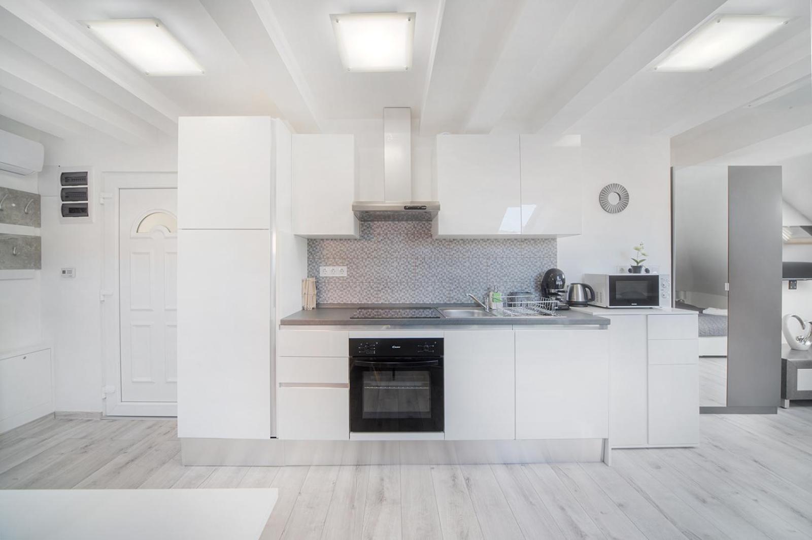 Agoston Apartman 1-2 - Lora,Marci เปตช์ ภายนอก รูปภาพ